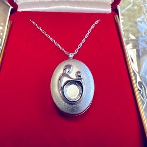 New 925 Sterling Silver Mother/Child Lockett Necklace
